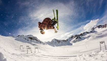 九游体育网站-特色乡村水上漂流，激发团队合作精神，水上漂流项目设计