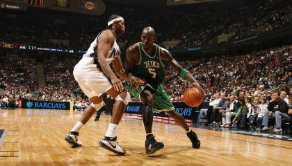 JIUYOU GAMING-史上最激动人心“冠军决战”：全场燃爆的瞬间，冠军精彩